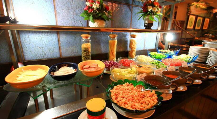 Pinnacle Lumpinee Park Hotel