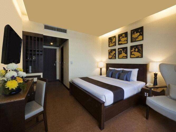 Pinnacle Lumpinee Park Hotel