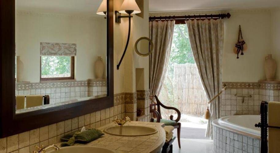Al Maha Desert Resort & Spa
