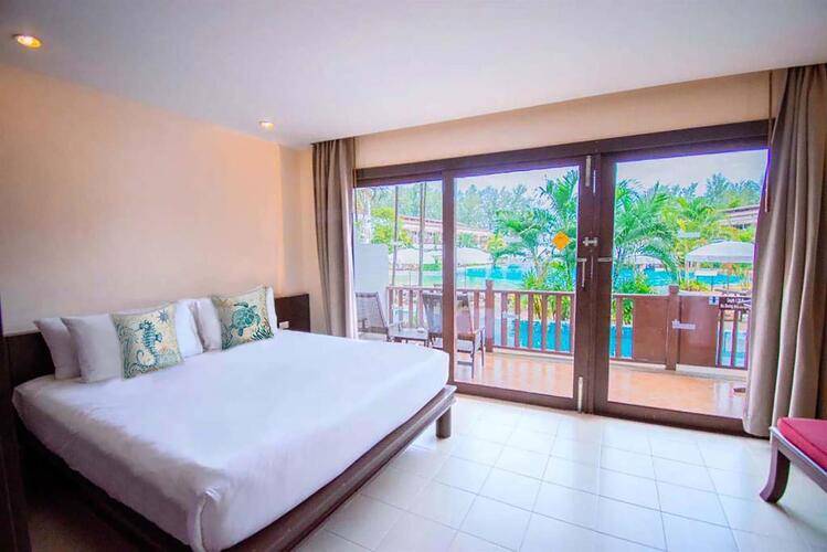 Arinara Bangtao Beach Resort (Ex. Dalar Resort)