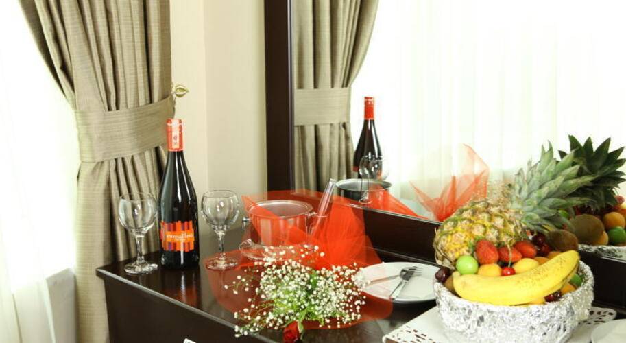 Diamond City Hotel