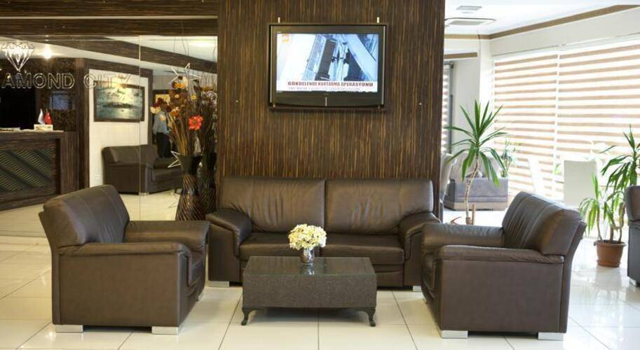 Diamond City Hotel