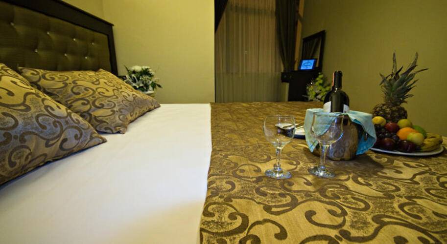 Diamond City Hotel