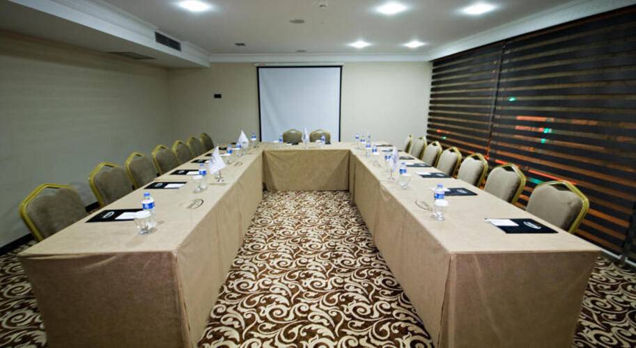 Diamond City Hotel