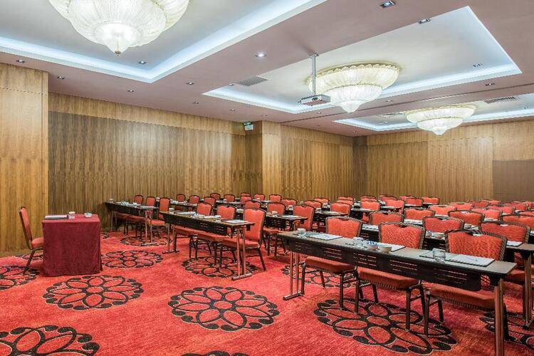 Crown Plaza Harbiye Hotel