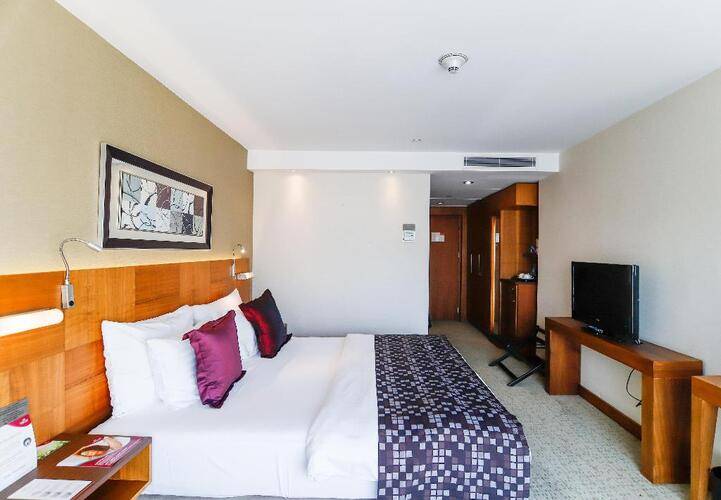 Crown Plaza Harbiye Hotel
