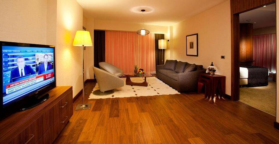 Crown Plaza Harbiye Hotel