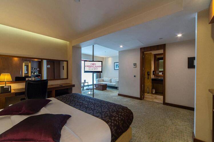 Crown Plaza Harbiye Hotel