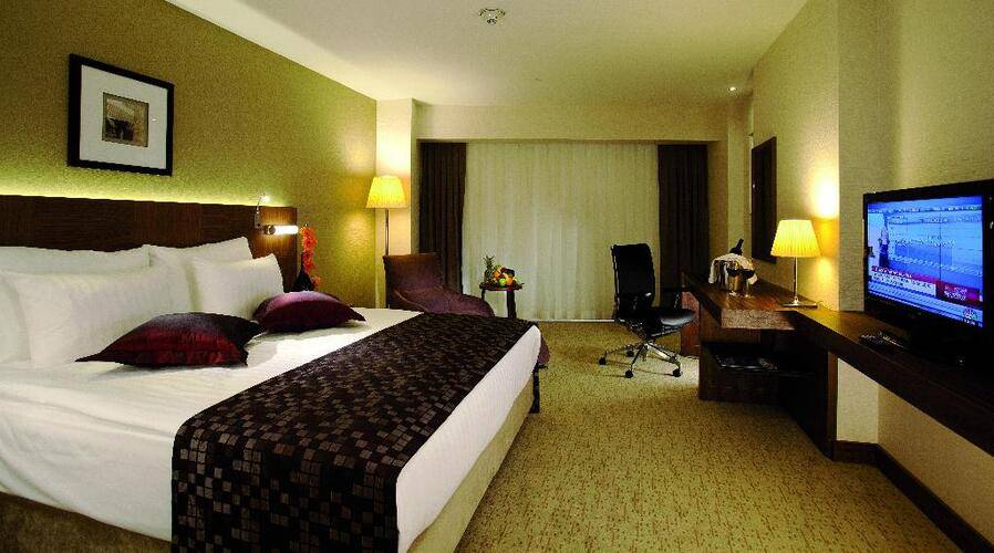 Crown Plaza Harbiye Hotel