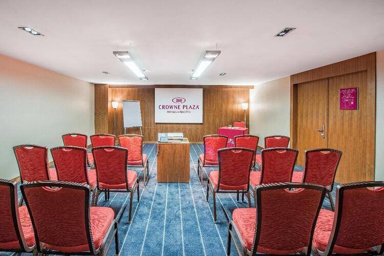 Crown Plaza Harbiye Hotel