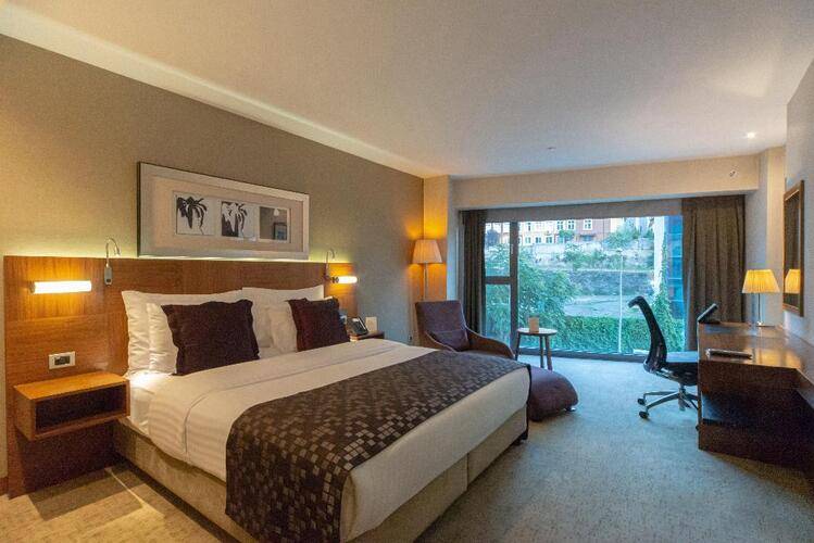 Crown Plaza Harbiye Hotel