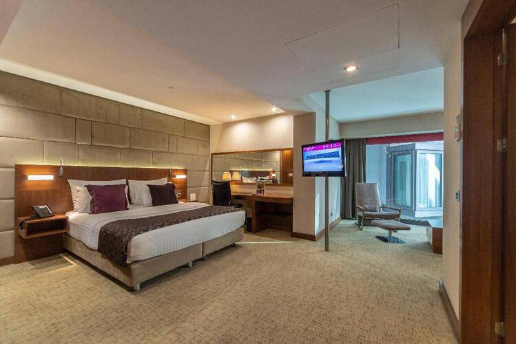 Crown Plaza Harbiye Hotel