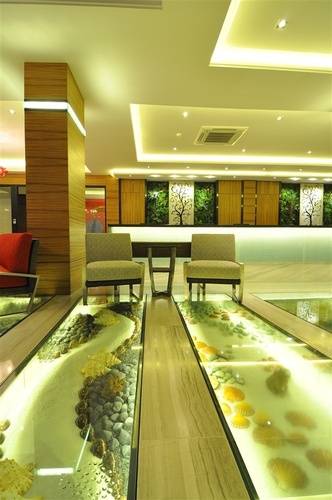 Le Vernissage Hotel