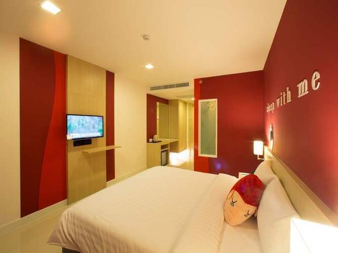 Sleep With Me Hotel