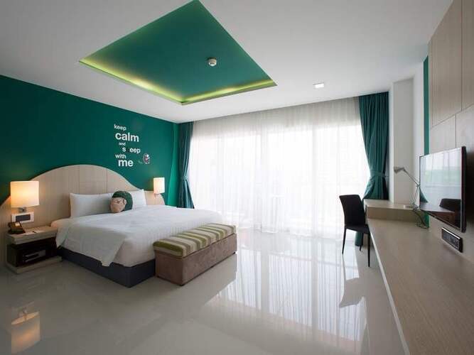 Sleep With Me Hotel