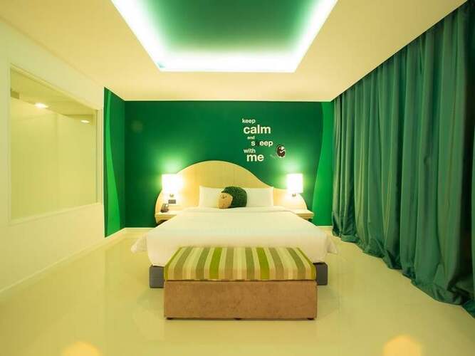 Sleep With Me Hotel