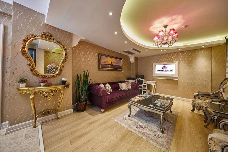 Albinas Hotel Old City