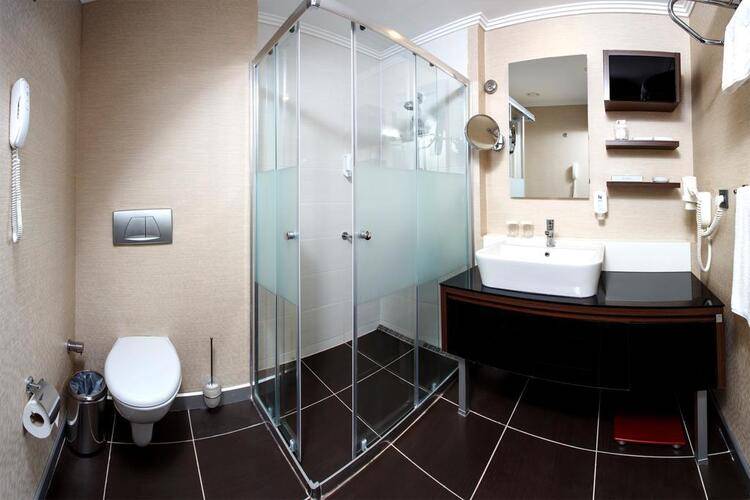 Flora Suites (Ex. Byotell Flora Residence Hotel)