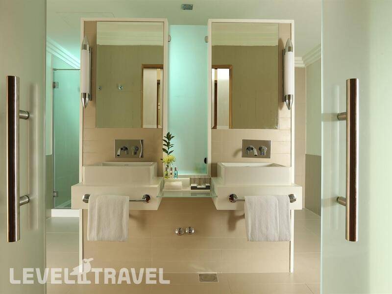 Фотография Millennium Airport Hotel Dubai