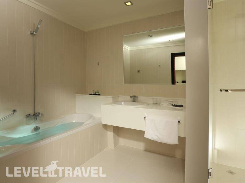 Фотография Millennium Airport Hotel Dubai