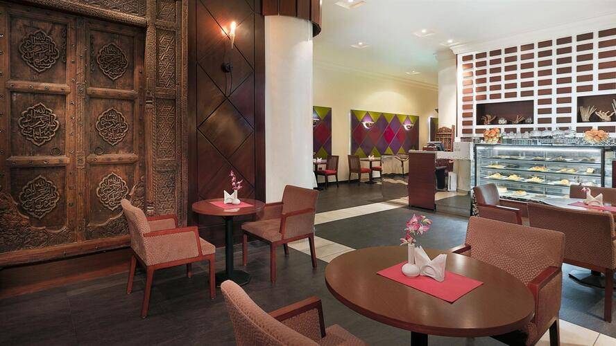 City Seasons Al Hamra Hotel