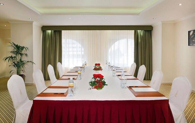 City Seasons Al Hamra Hotel