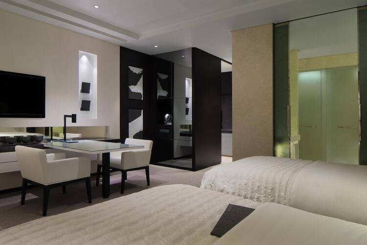 Le Meridien Dubai Hotel Conference Centre