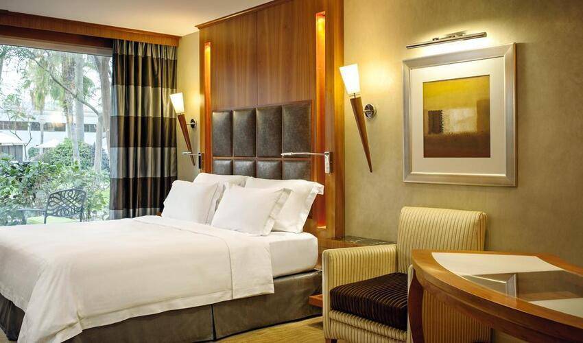 Le Meridien Dubai Hotel Conference Centre