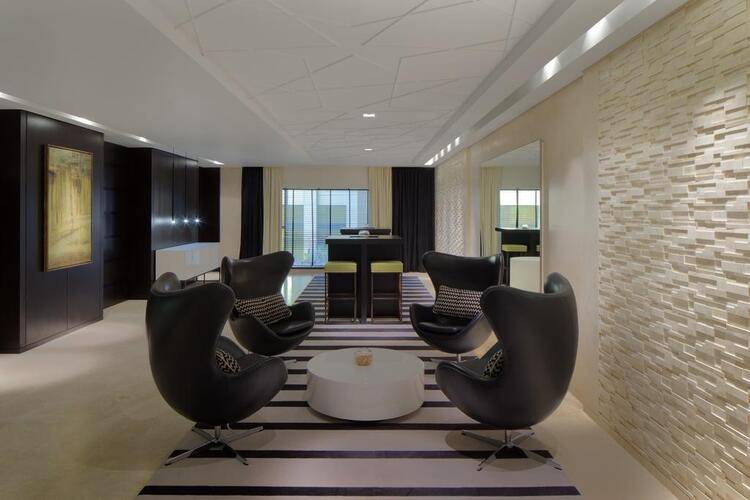 Le Meridien Dubai Hotel Conference Centre