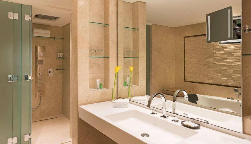Le Meridien Dubai Hotel Conference Centre