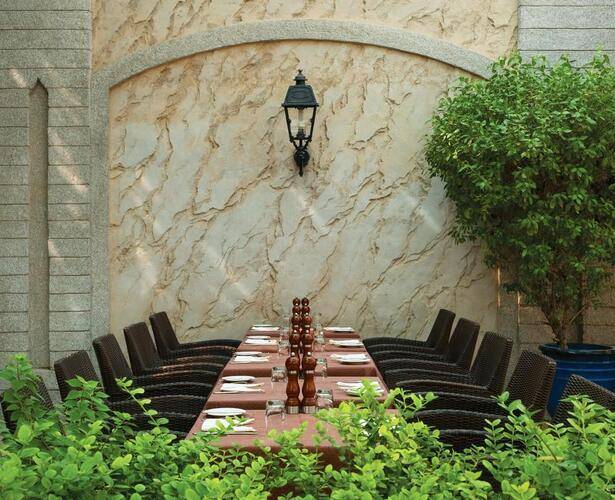 Le Meridien Dubai Hotel Conference Centre