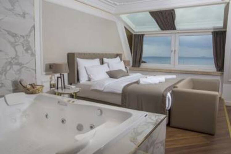 Mina Hotel