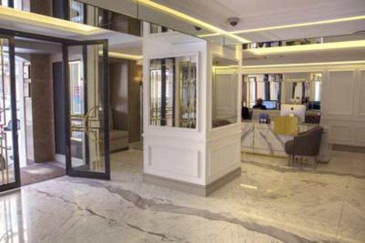 Mina Hotel