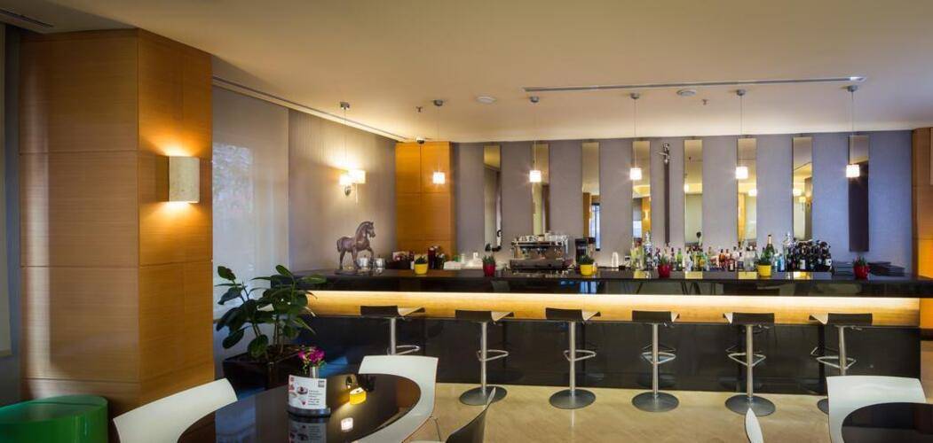 Midtown Hotel