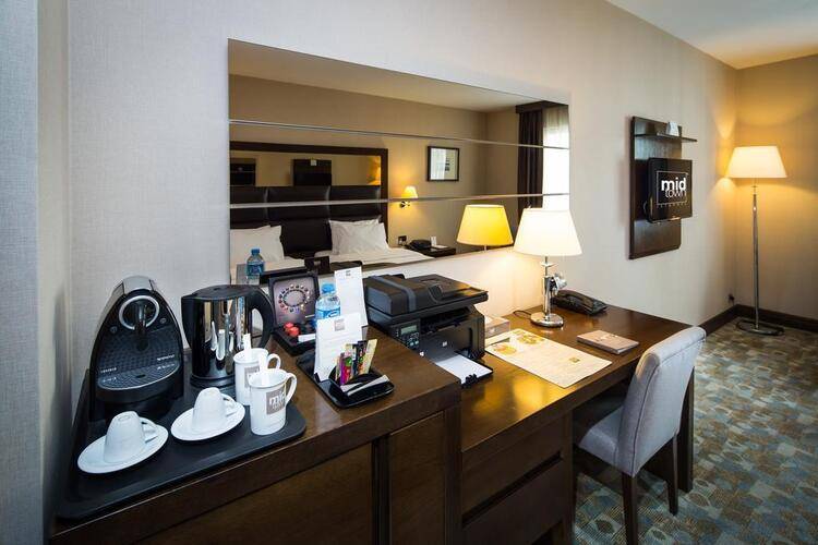 Midtown Hotel