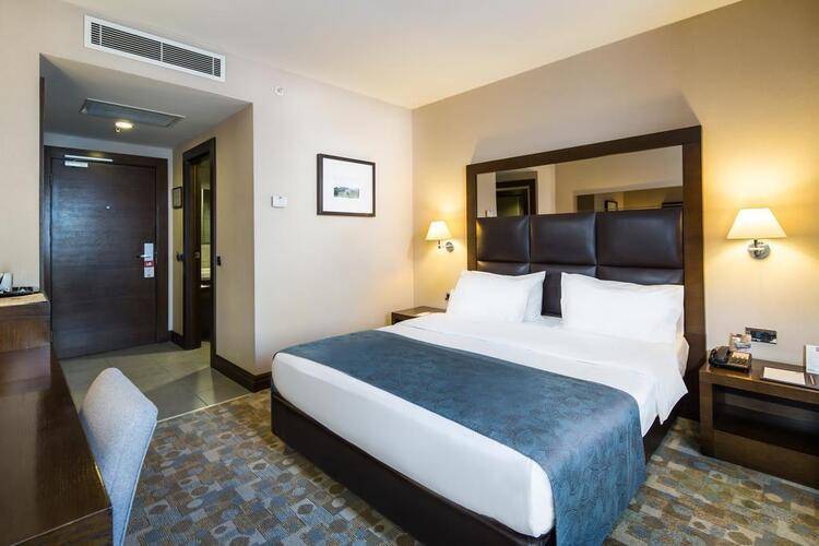 Midtown Hotel