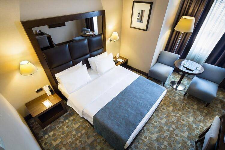 Midtown Hotel