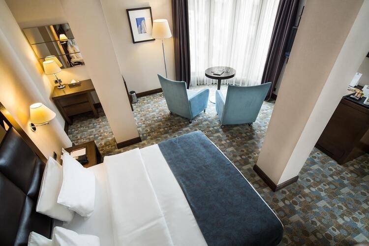 Midtown Hotel