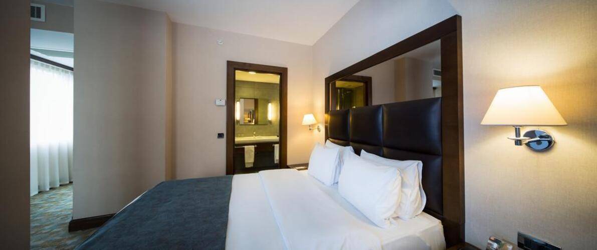 Midtown Hotel