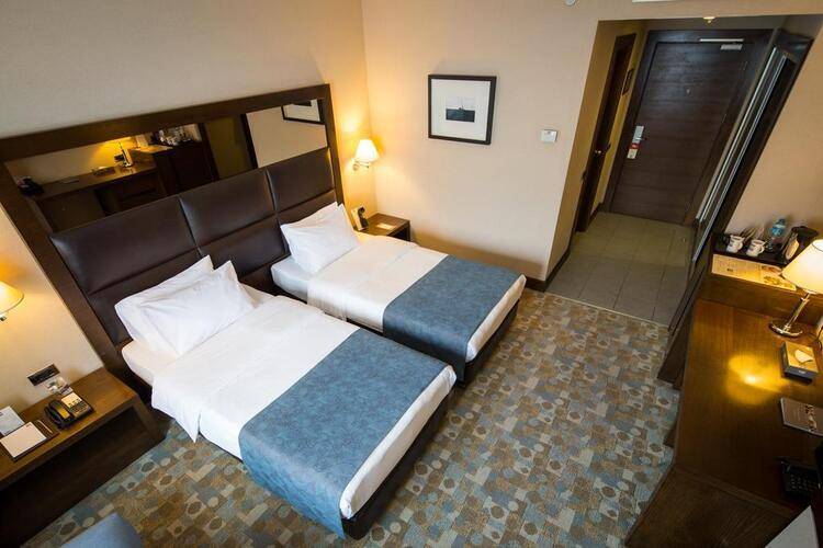 Midtown Hotel