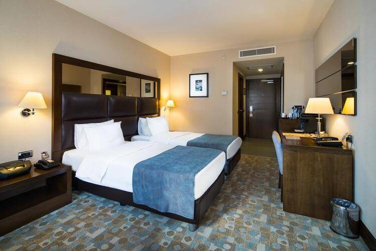 Midtown Hotel