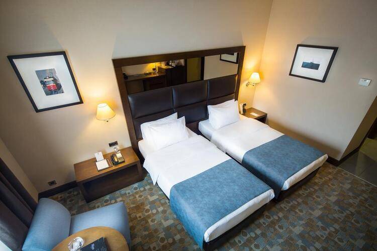 Midtown Hotel
