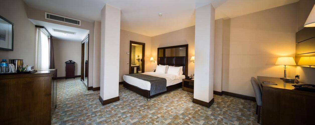 Midtown Hotel