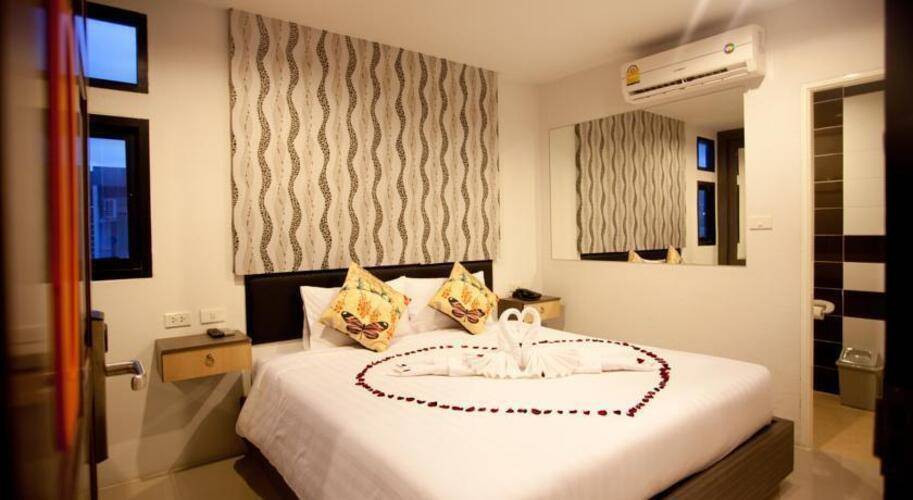 Chill Patong Hotel