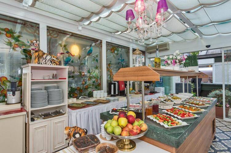 Amiral Palace Hotel