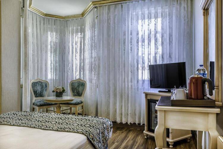 Amiral Palace Hotel