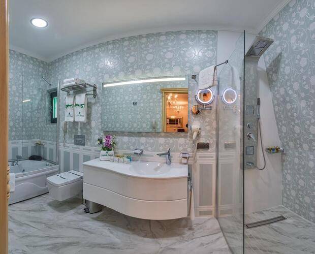 Amiral Palace Hotel