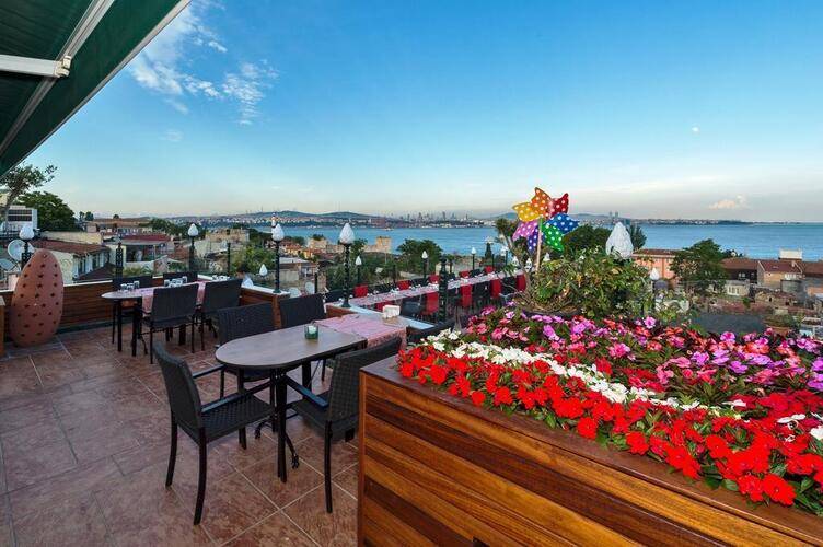Amiral Palace Hotel