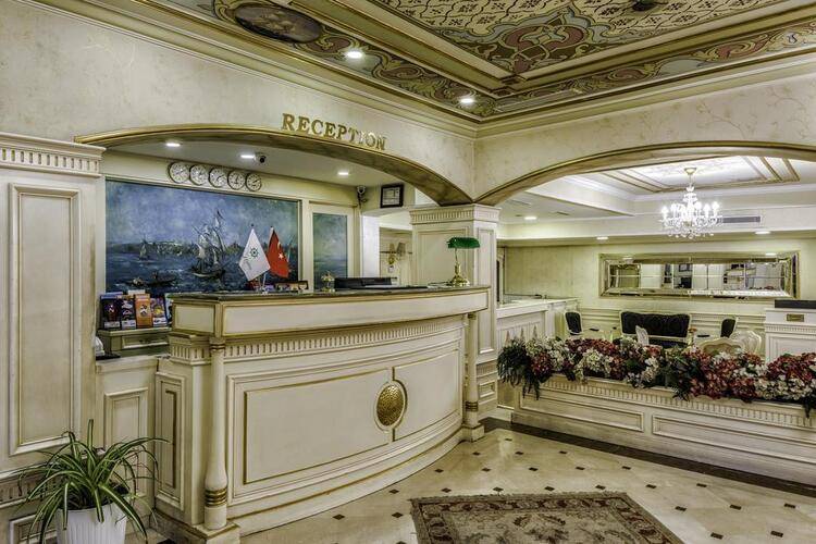 Amiral Palace Hotel