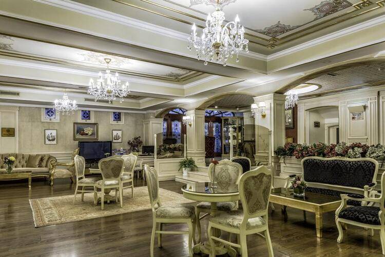 Amiral Palace Hotel